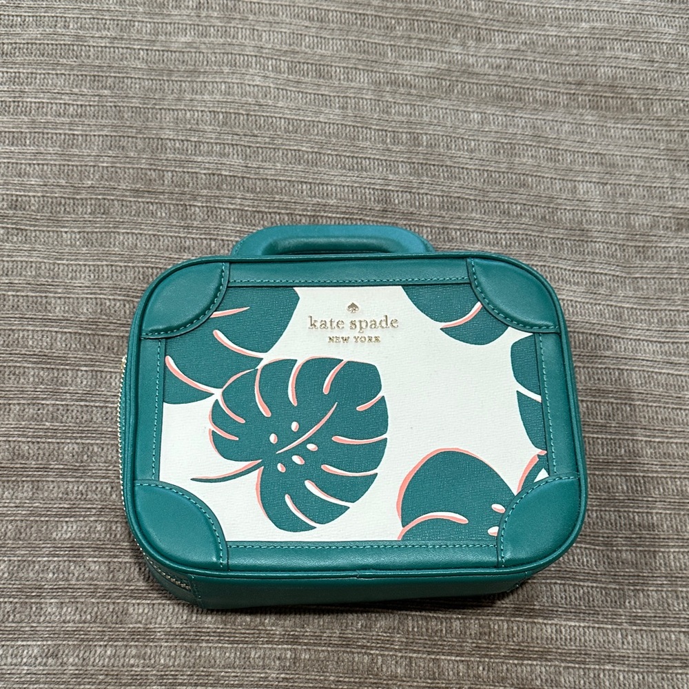 Kate Spade Teal and White Leaf Print Case
